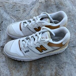EUC New Balance 550 Sneakers Shoes Women Size 7